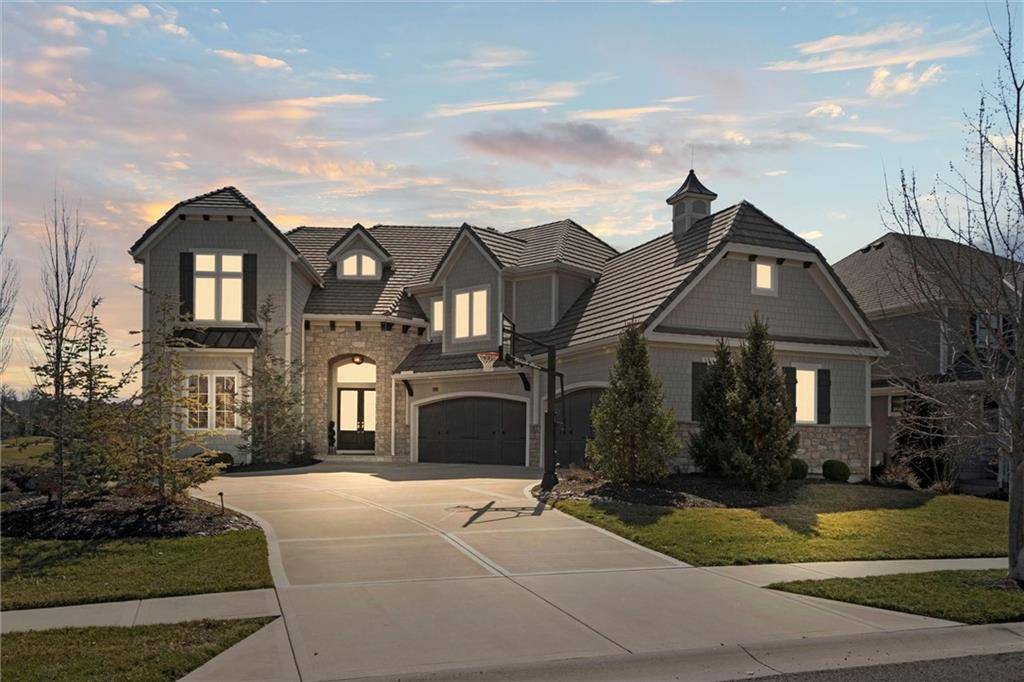 Overland Park, KS 66221,16121 Paradise ST