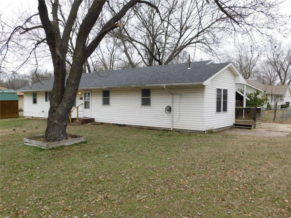 Arma, KS 66712,609 S 4th ST
