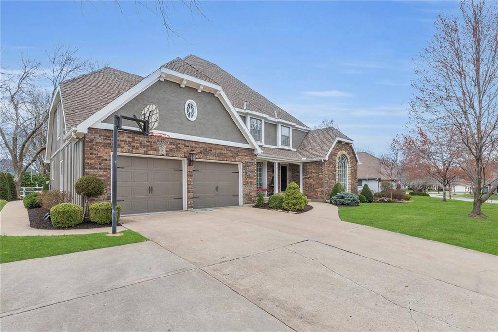 Leawood, KS 66209,12730 MOHAWK CIR