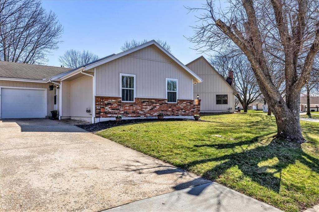 Lee's Summit, MO 64063,105 SW Donovan RD