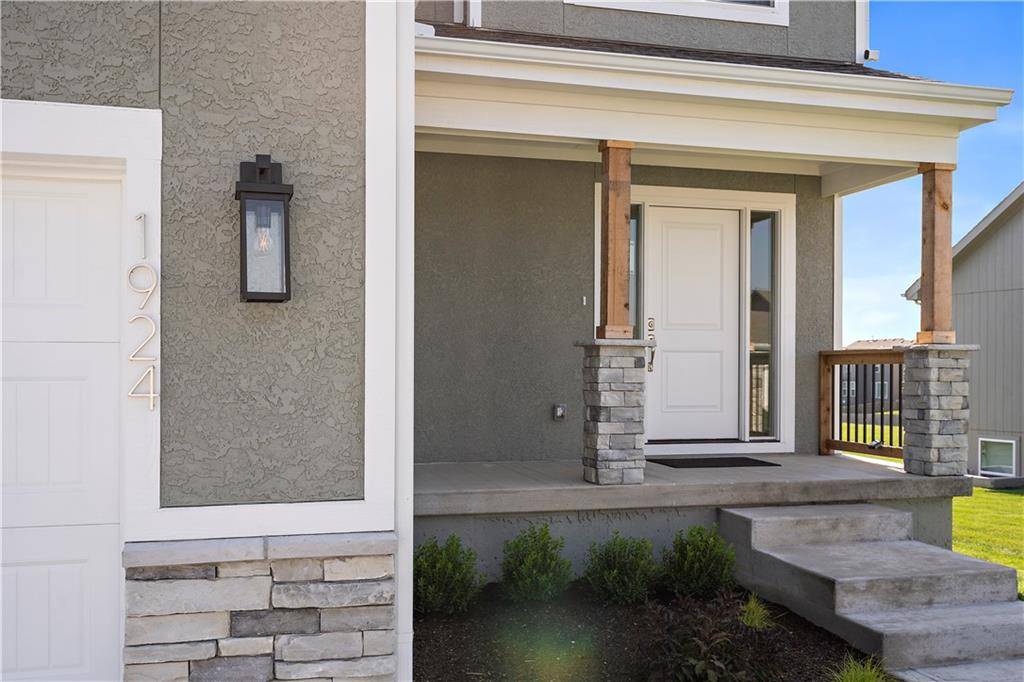 Lee's Summit, MO 64082,1924 SW Merryman DR