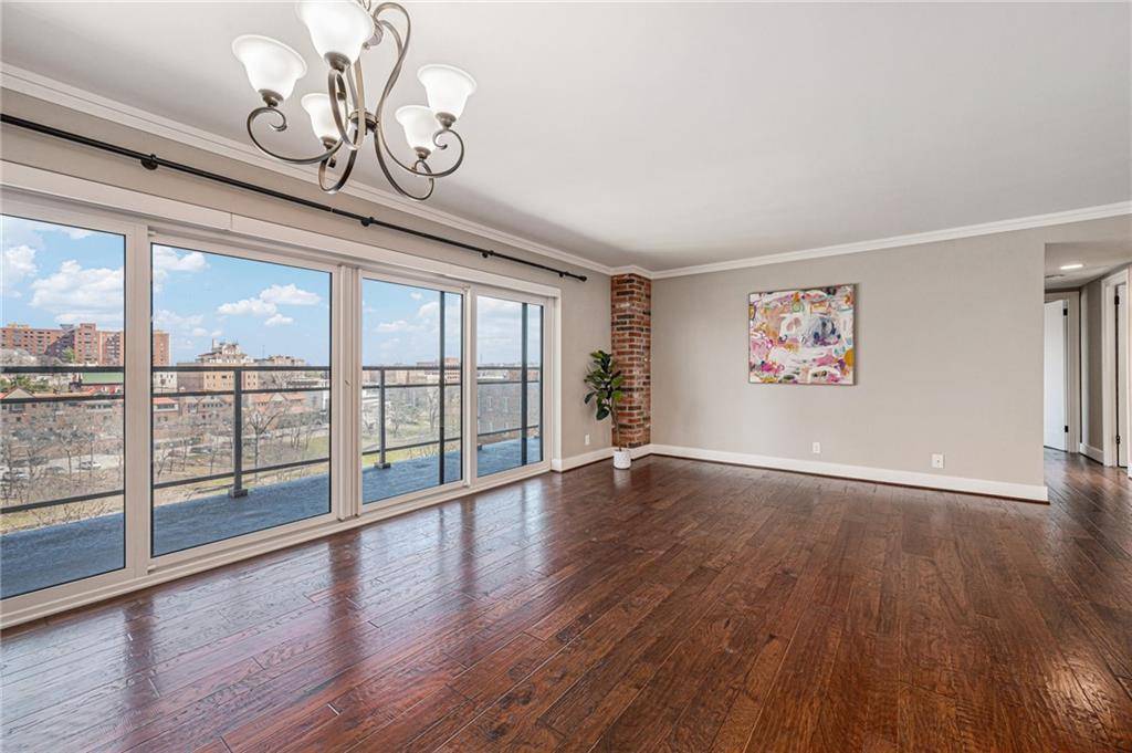 Kansas City, MO 64111,4545 Wornall RD #404