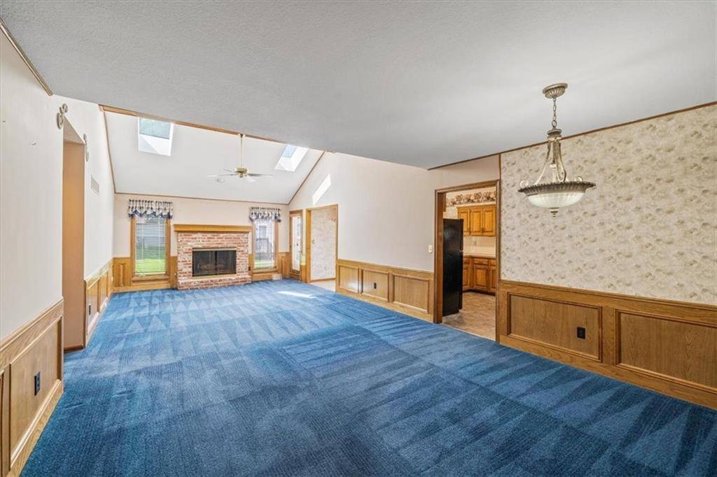 Lenexa, KS 66215,8592 Caenen Lake CT