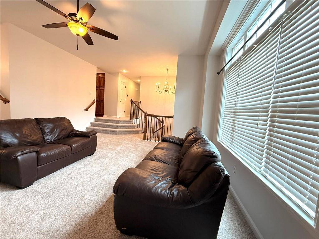 Lansing, KS 66043,1303 Stone LN