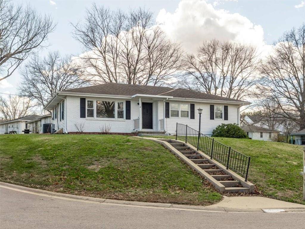 St Joseph, MO 64506,17 Bear CIR