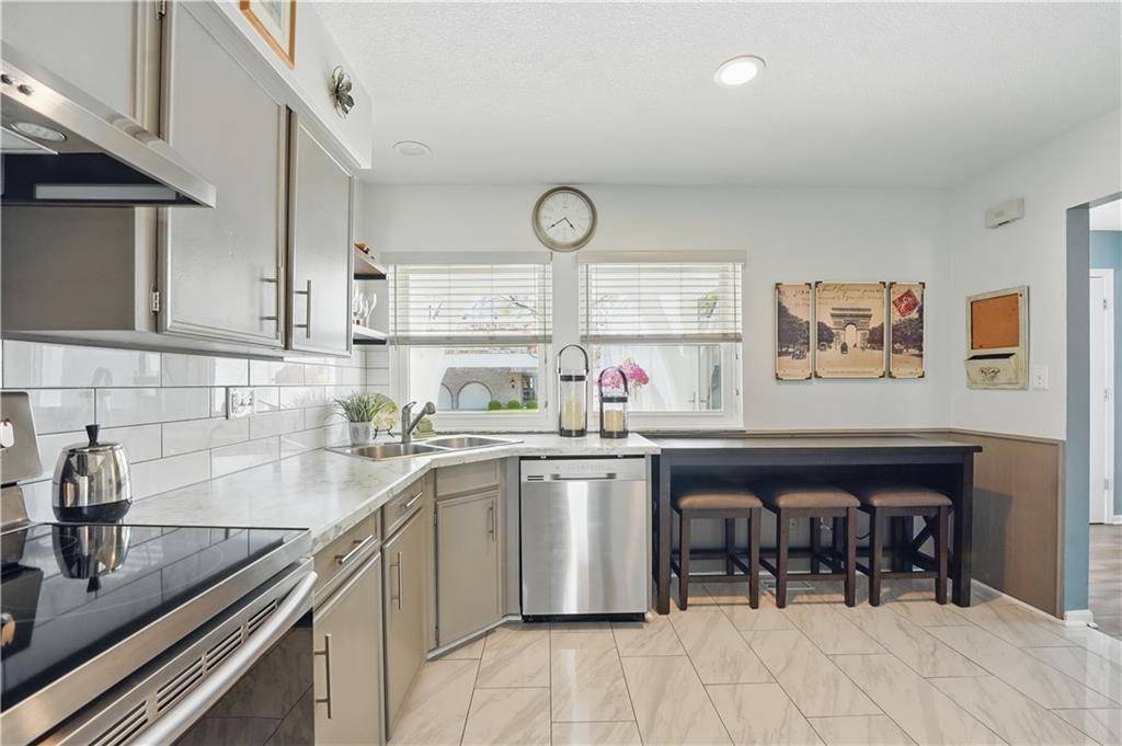 Overland Park, KS 66212,10211 Robinson ST