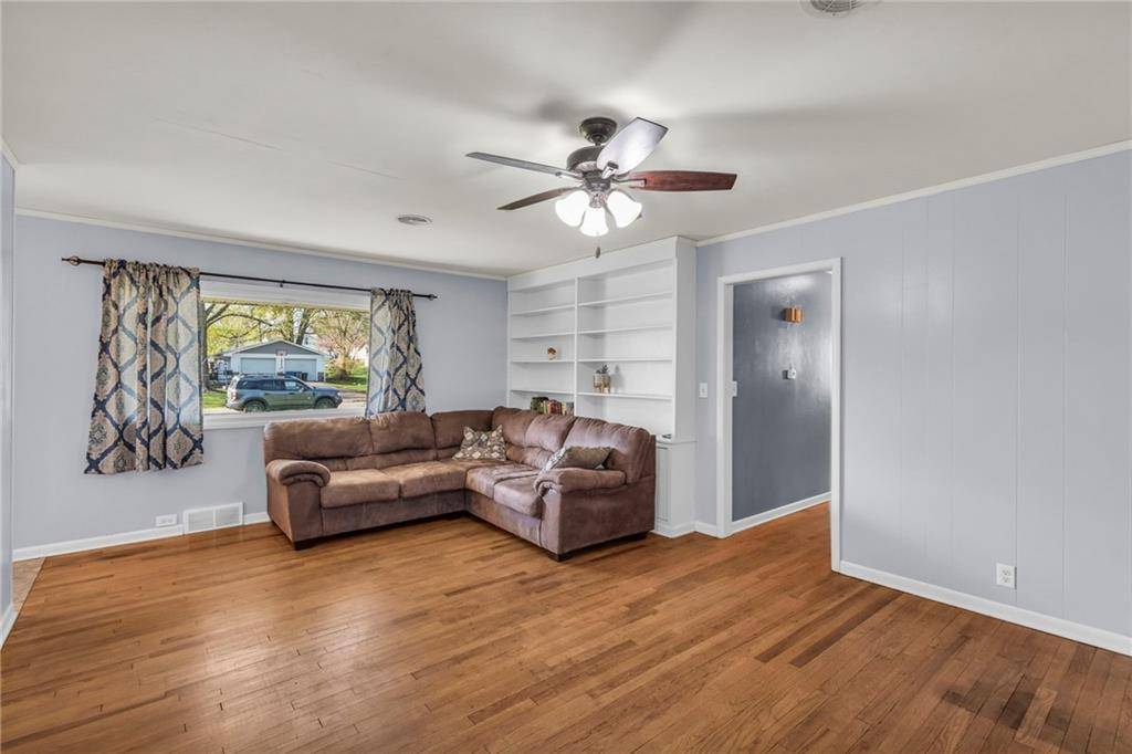 Cameron, MO 64429,312 W 6th ST