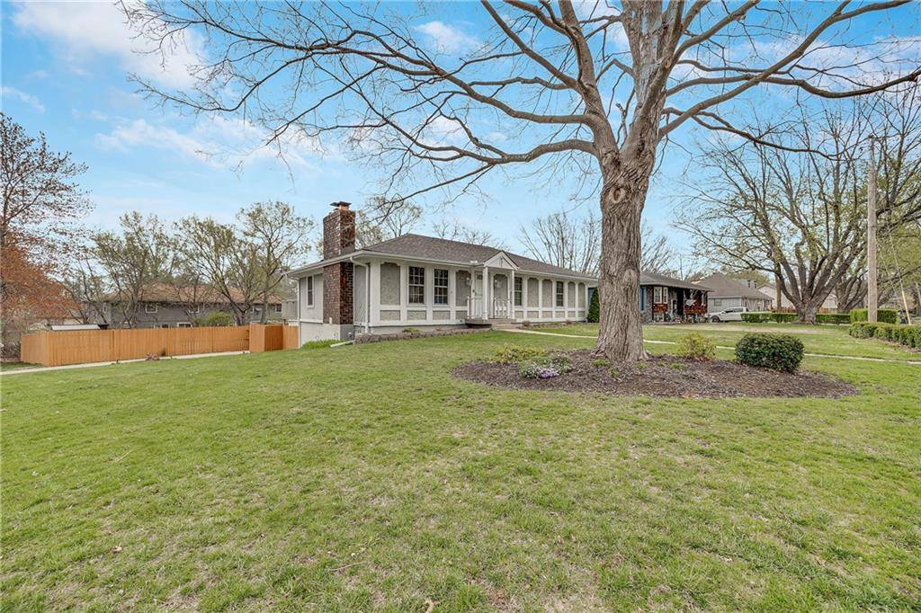 Blue Springs, MO 64014,421 NW Meadowview DR