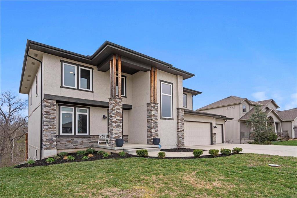Parkville, MO 64152,7295 NW Forest Lakes DR