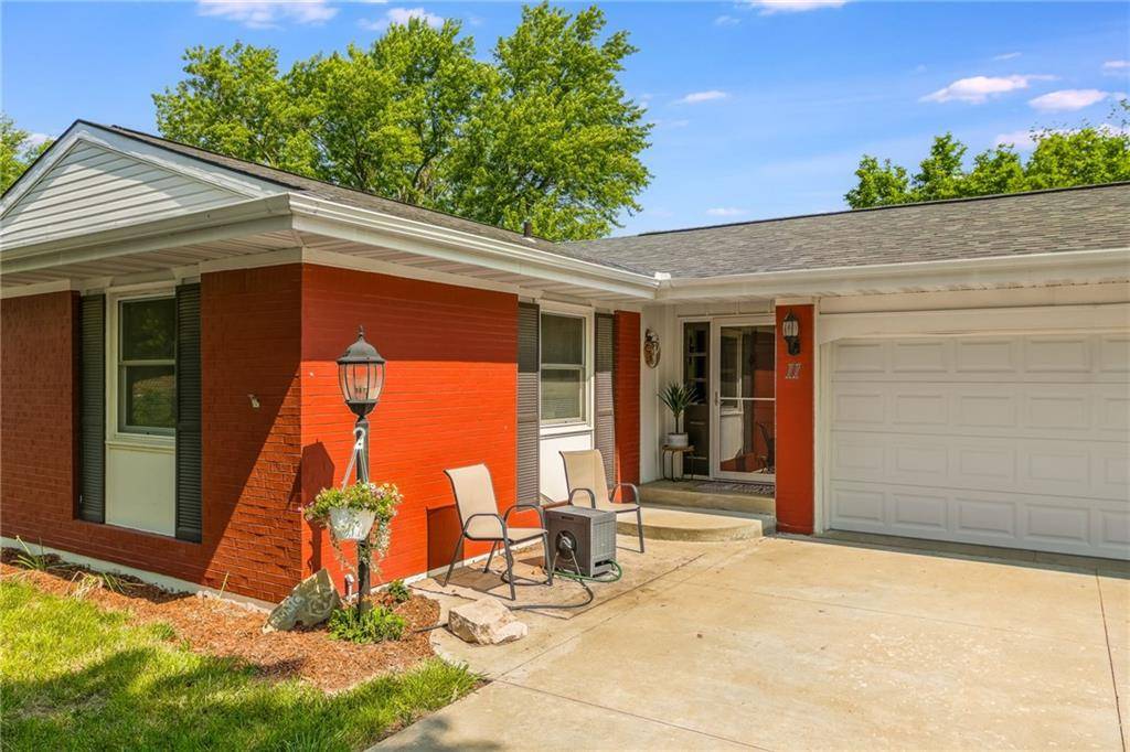 St Joseph, MO 64506,11 N Carriage DR