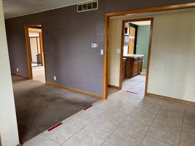 Oswego, KS 67356,202 N Commercial ST