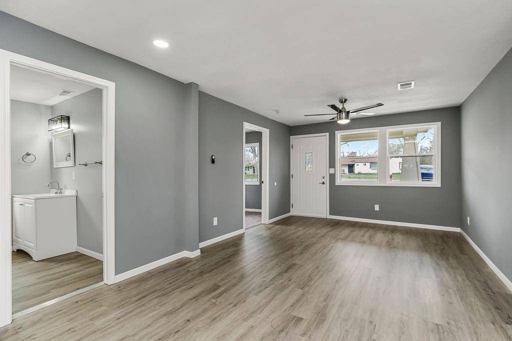 Kansas City, KS 66106,2821 Woodend AVE