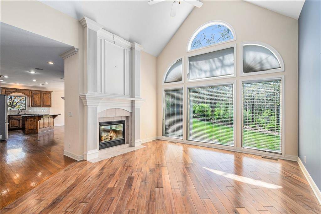 Parkville, MO 64152,8000 Agron DR