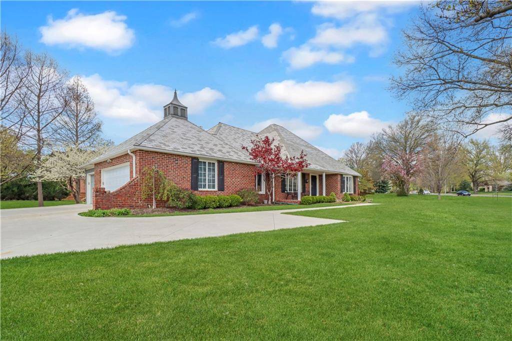 Prairie Village, KS 66207,8544 Roe AVE