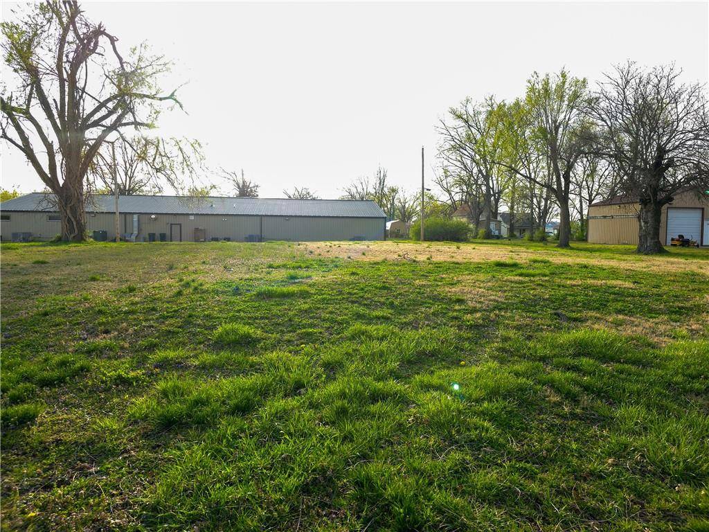 Ottawa, KS 66067,124 S Mulberry ST