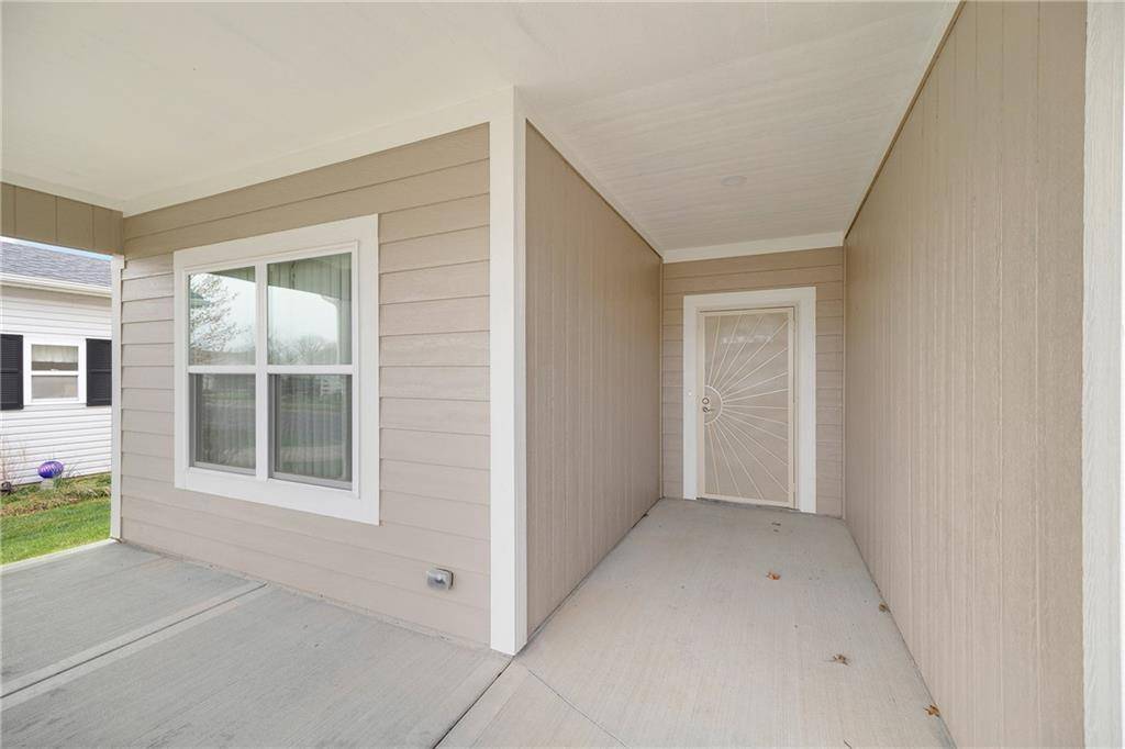Oak Grove, MO 64075,413 NE Poplar CT