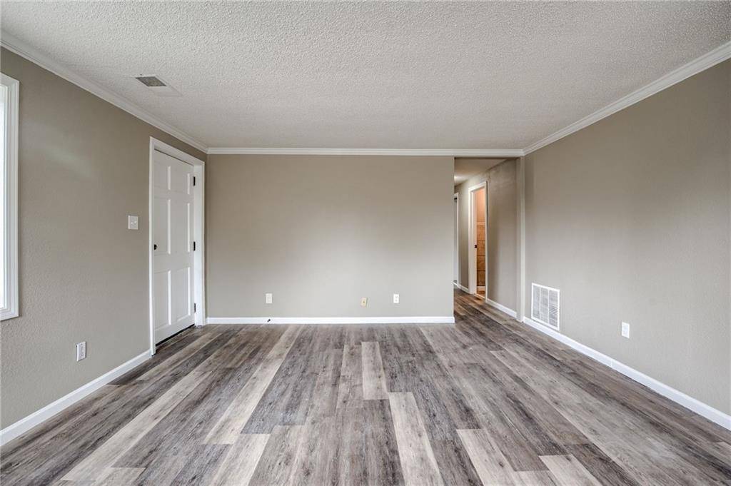 Raymore, MO 64083,302 S Washington ST