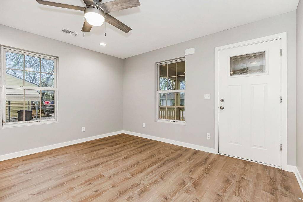 Pleasant Hill, MO 64080,112 Benton ST