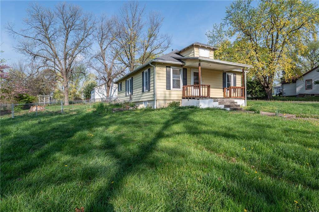 Ferrelview, MO 64163,120 N Garrison ST