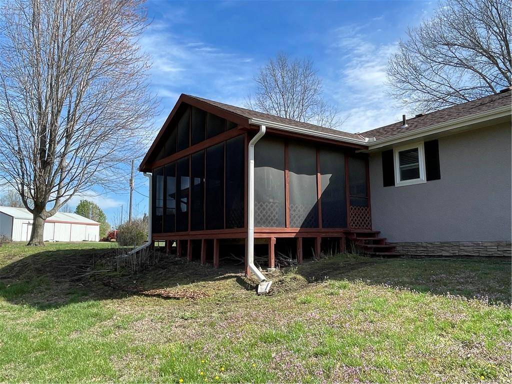 Paola, KS 66071,29850 Lone Star RD