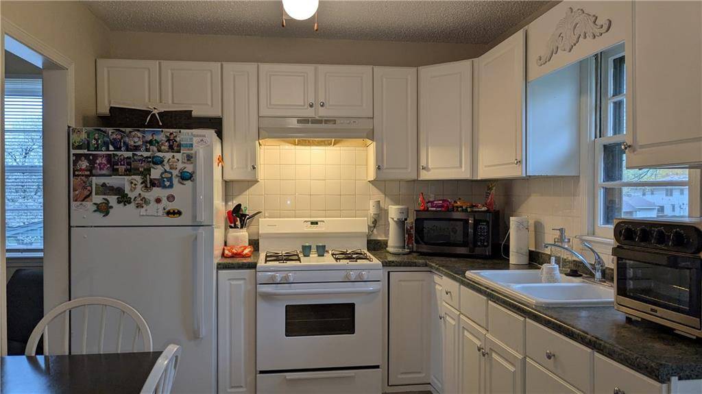 Pleasant Hill, MO 64080,1300 Baltimore ST
