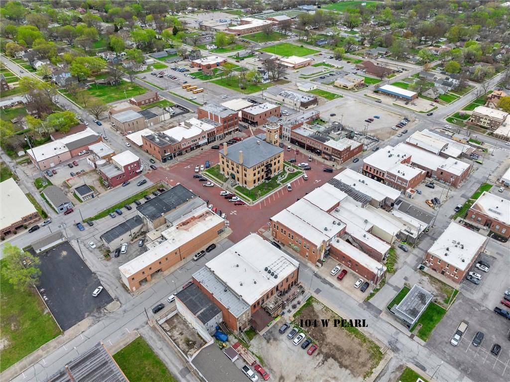 Harrisonville, MO 64701,104 W Pearl ST