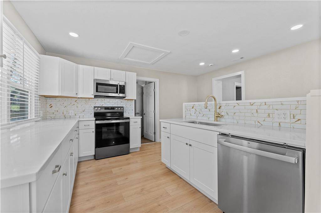 Lexington, MO 64067,2110 Aull LN