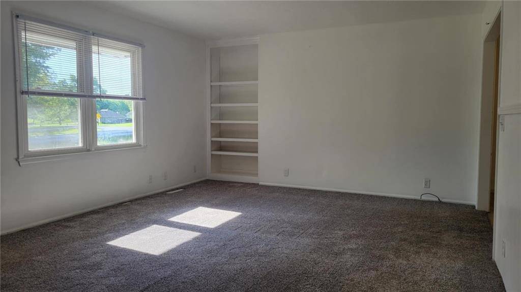 Warrensburg, MO 64093,122 SE 421 RD