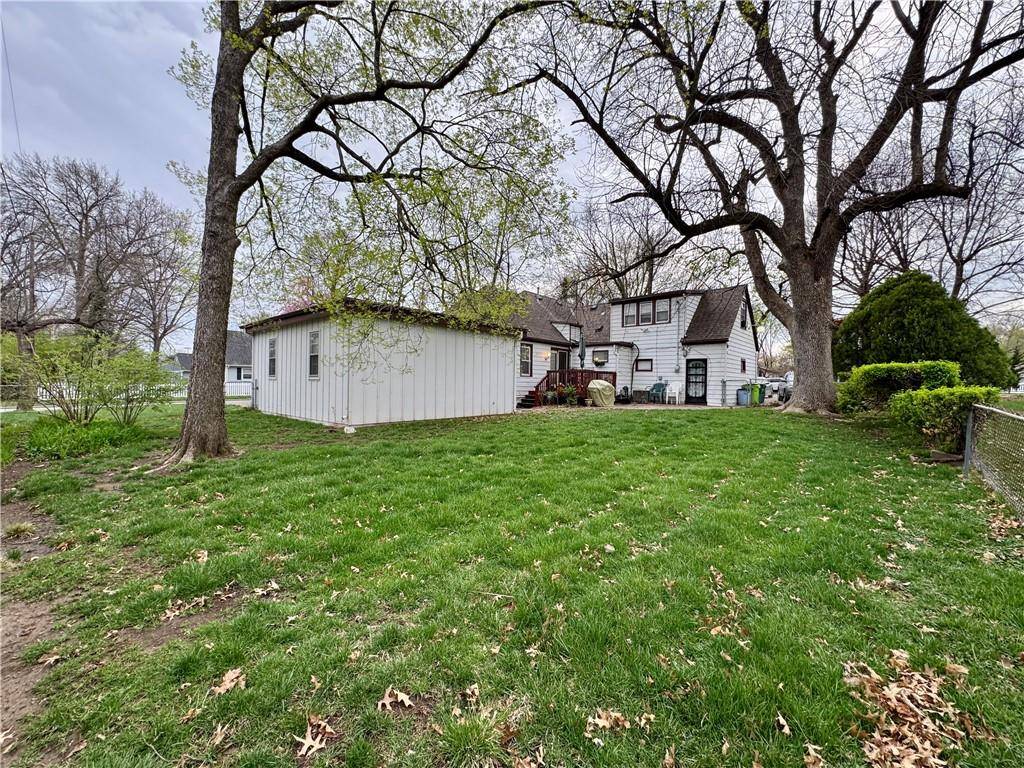 Fairway, KS 66205,6043 Alhambra ST