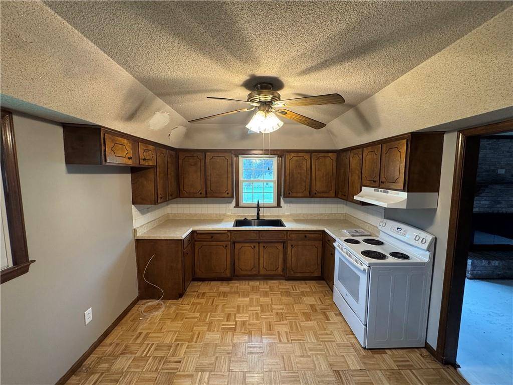 Olathe, KS 66061,544 S Ridge DR