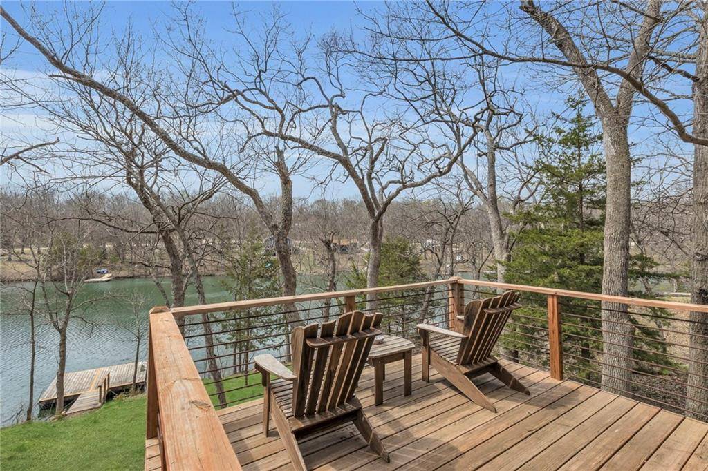 Lacygne, KS 66040,122 W Lou Ann DR