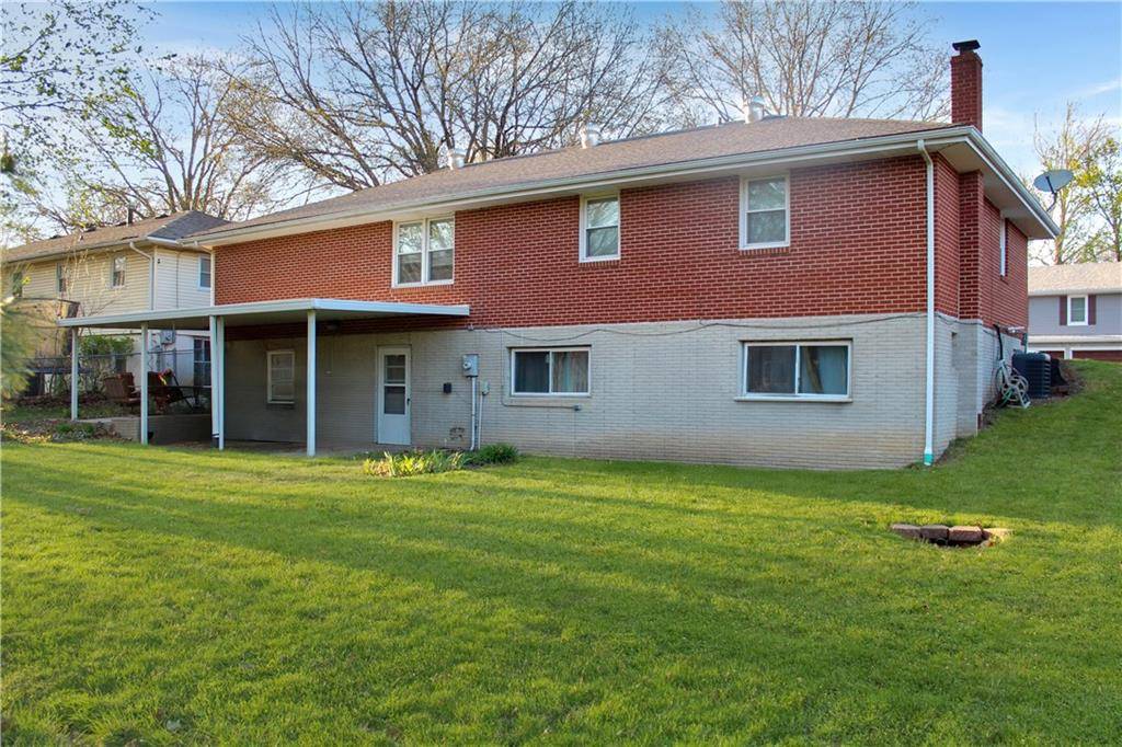 Higginsville, MO 64037,509 W 30th ST