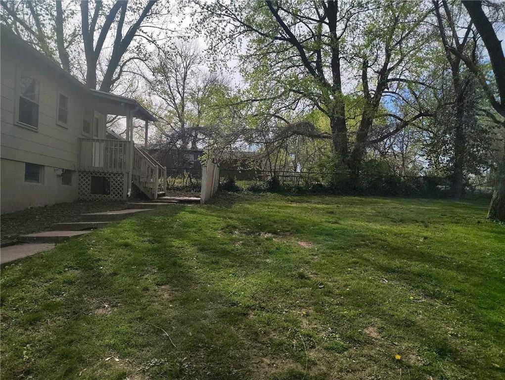 Independence, MO 64052,10816 E 27th ST