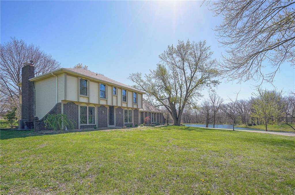 Liberty, MO 64068,12321 Fishing River LN
