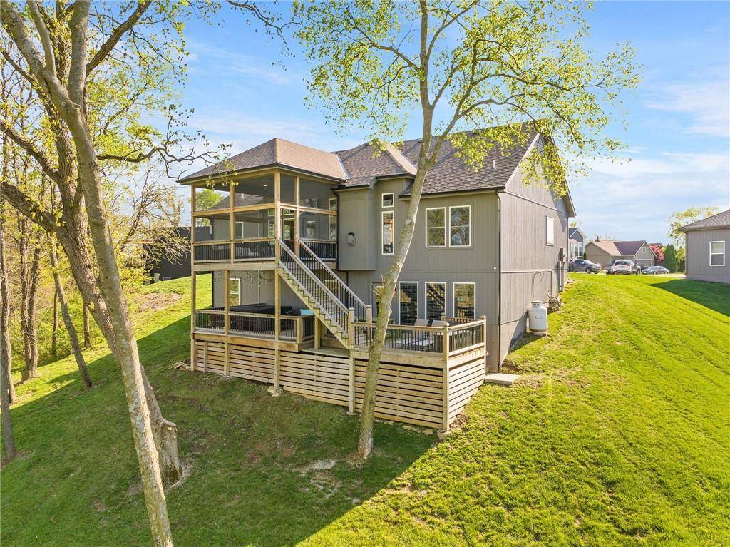 Smithville, MO 64089,210 Carriage CT