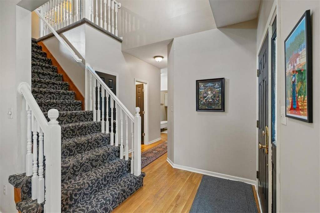 Lee's Summit, MO 64163,313 SE Canterbury LN