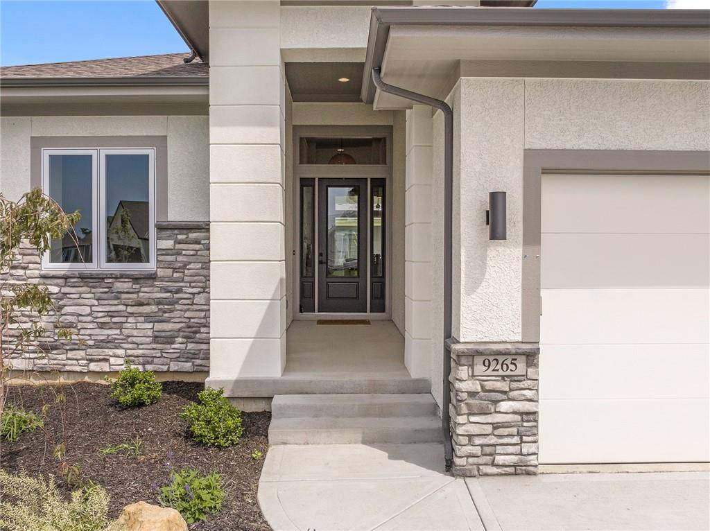 Lenexa, KS 66227,25007 W 90th TER
