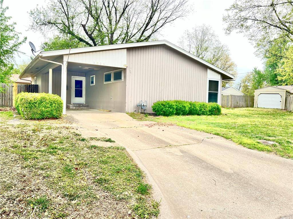Independence, KS 67301,1916 N 8th ST