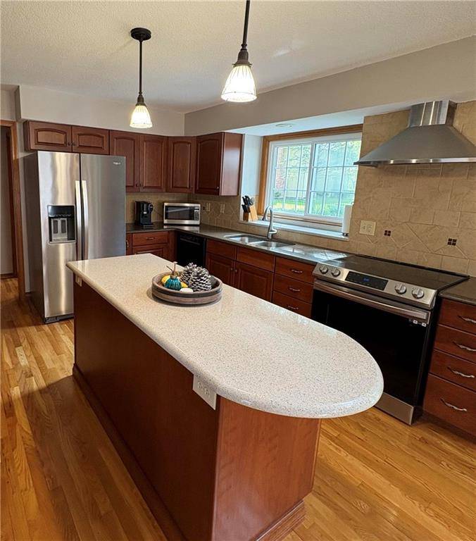 Leawood, KS 66209,2405 W 123rd TER