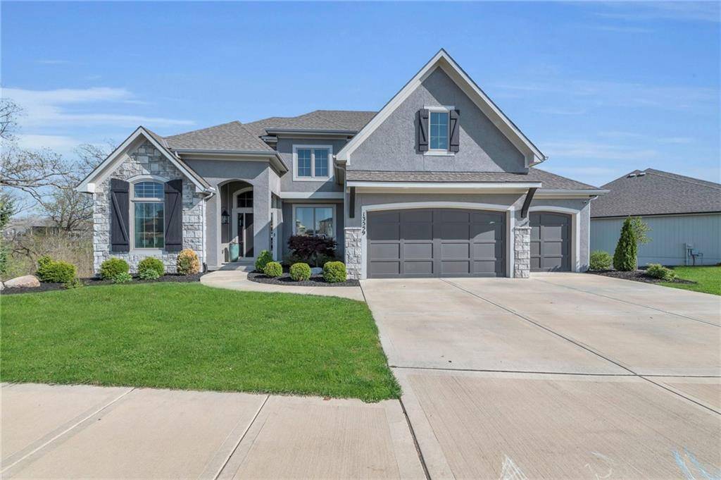 Parkville, MO 64152,13559 Terrace Park DR