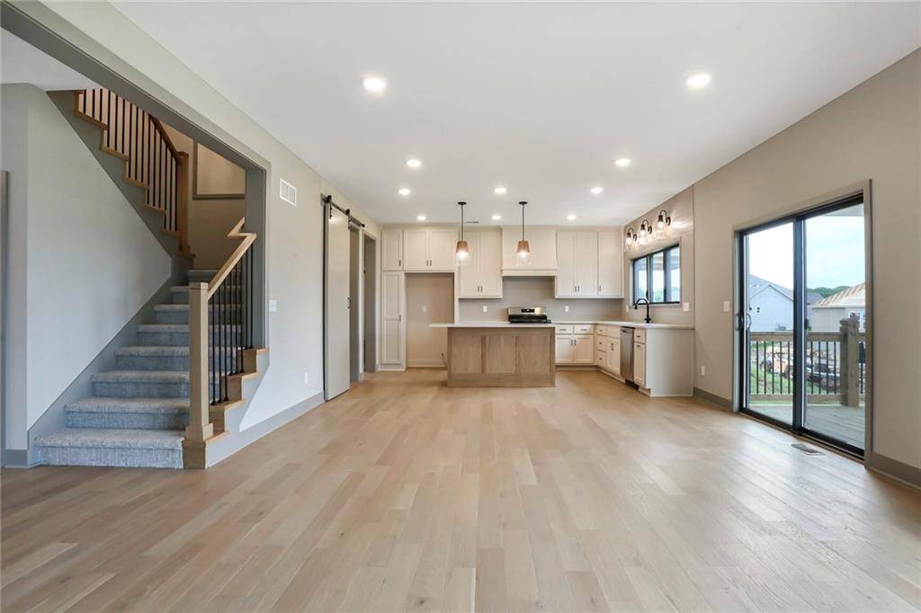 Parkville, MO 64152,7080 NW Forest Lakes DR