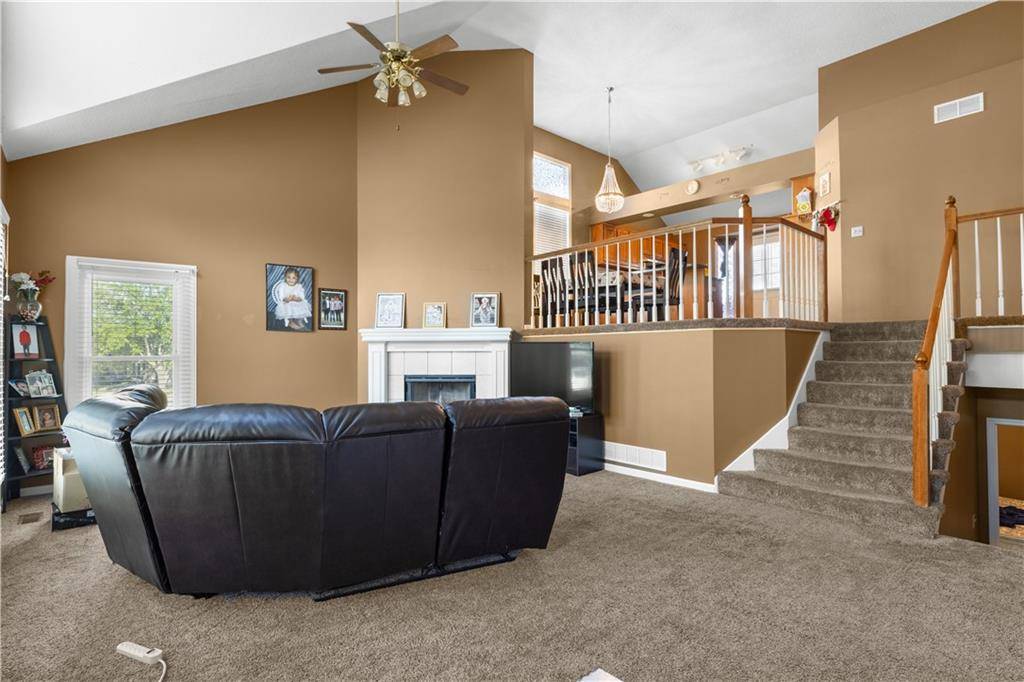 Shawnee, KS 66226,21709 W 53rd TER