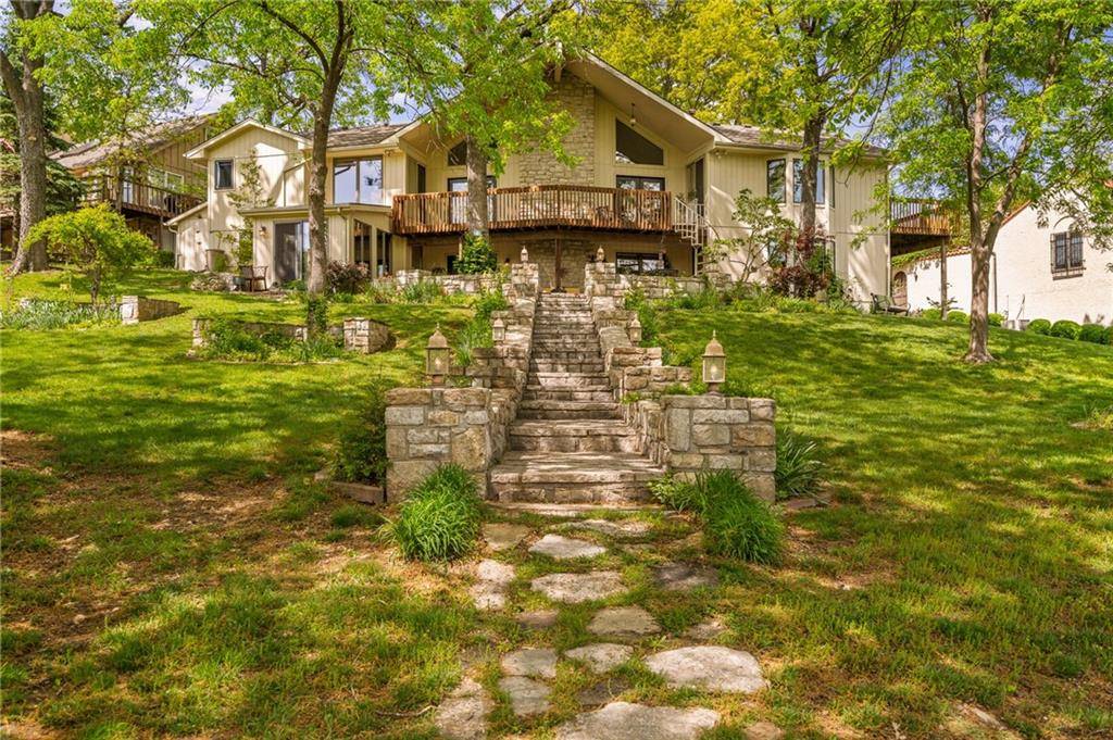 Lee's Summit, MO 64064,219 NW Locust ST