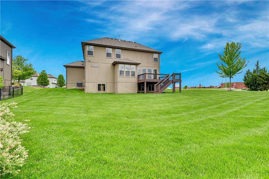 Raymore, MO 64083,1420 CREEKMOOR DR