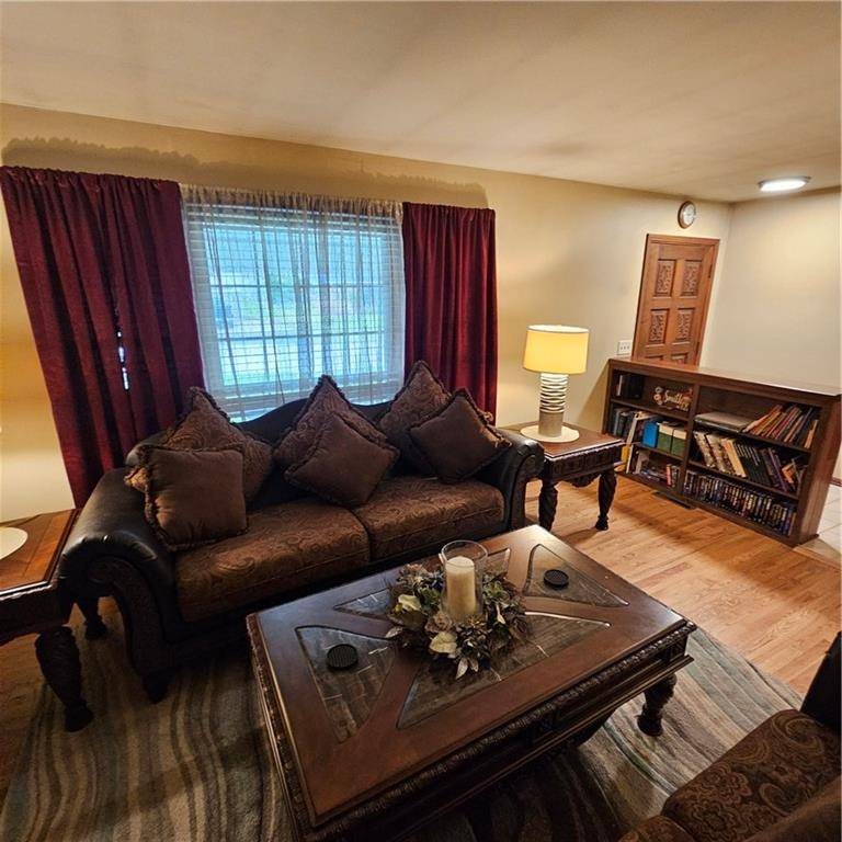 Lexington, MO 64067,513 Country Club RD