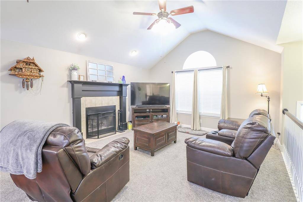 Warrensburg, MO 64093,1215 Nottingham DR