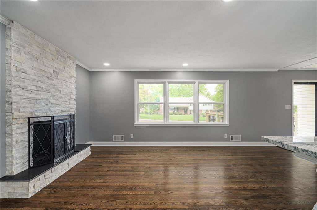 Overland Park, KS 66212,8830 Newton ST