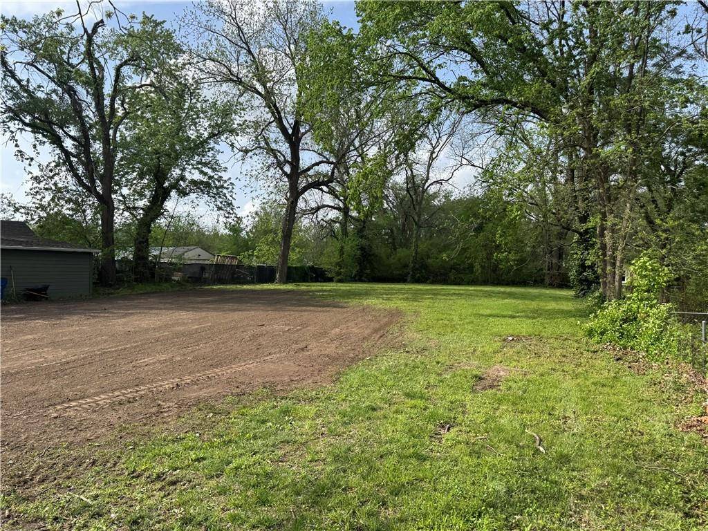 Lawrence, KS 66044,223 Lyon ST