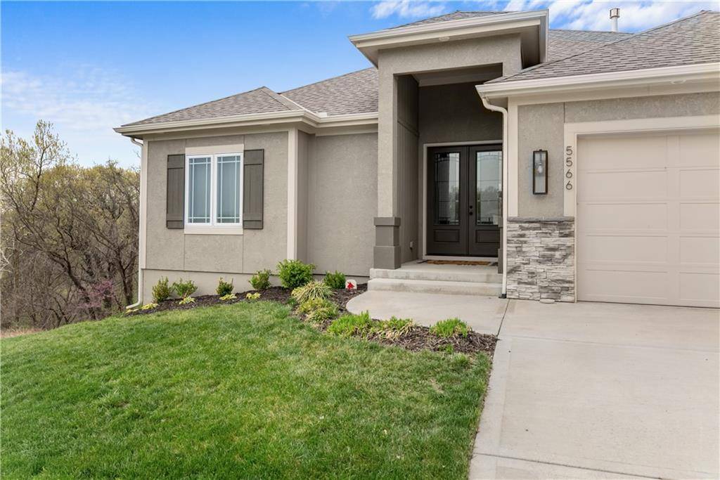 Parkville, MO 64152,5566 Thousand Oaks DR