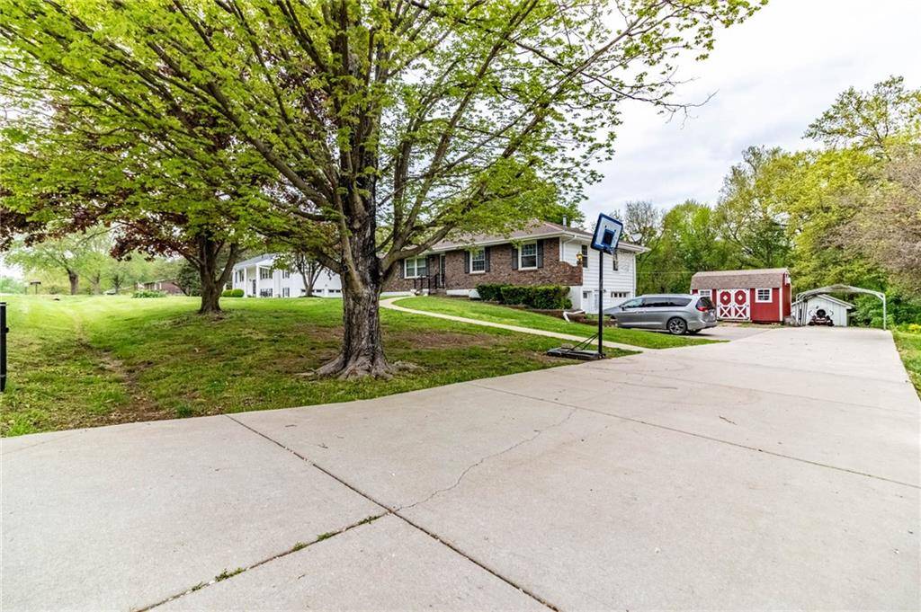 Warrensburg, MO 64093,149 SE 125 RD